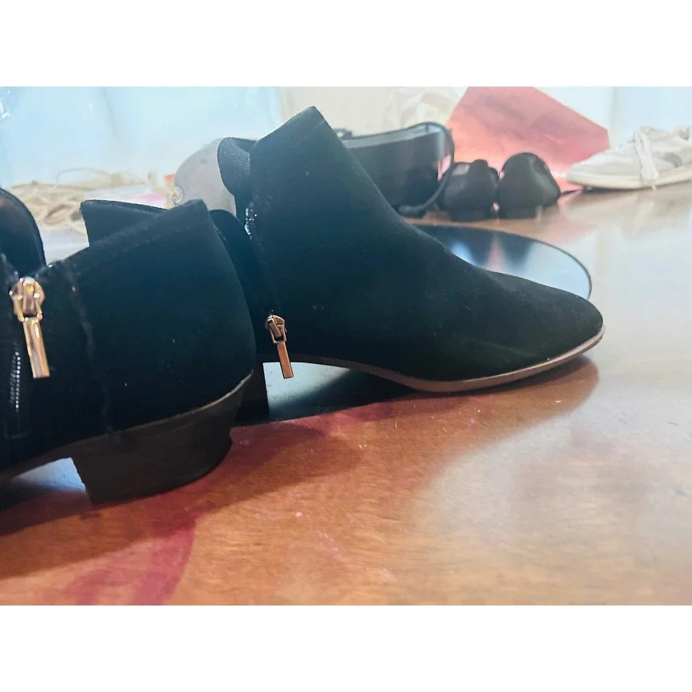 Crown and Ivy Ankle Boots Women 10W Black Excellent Suede Low Block Heel Zipper